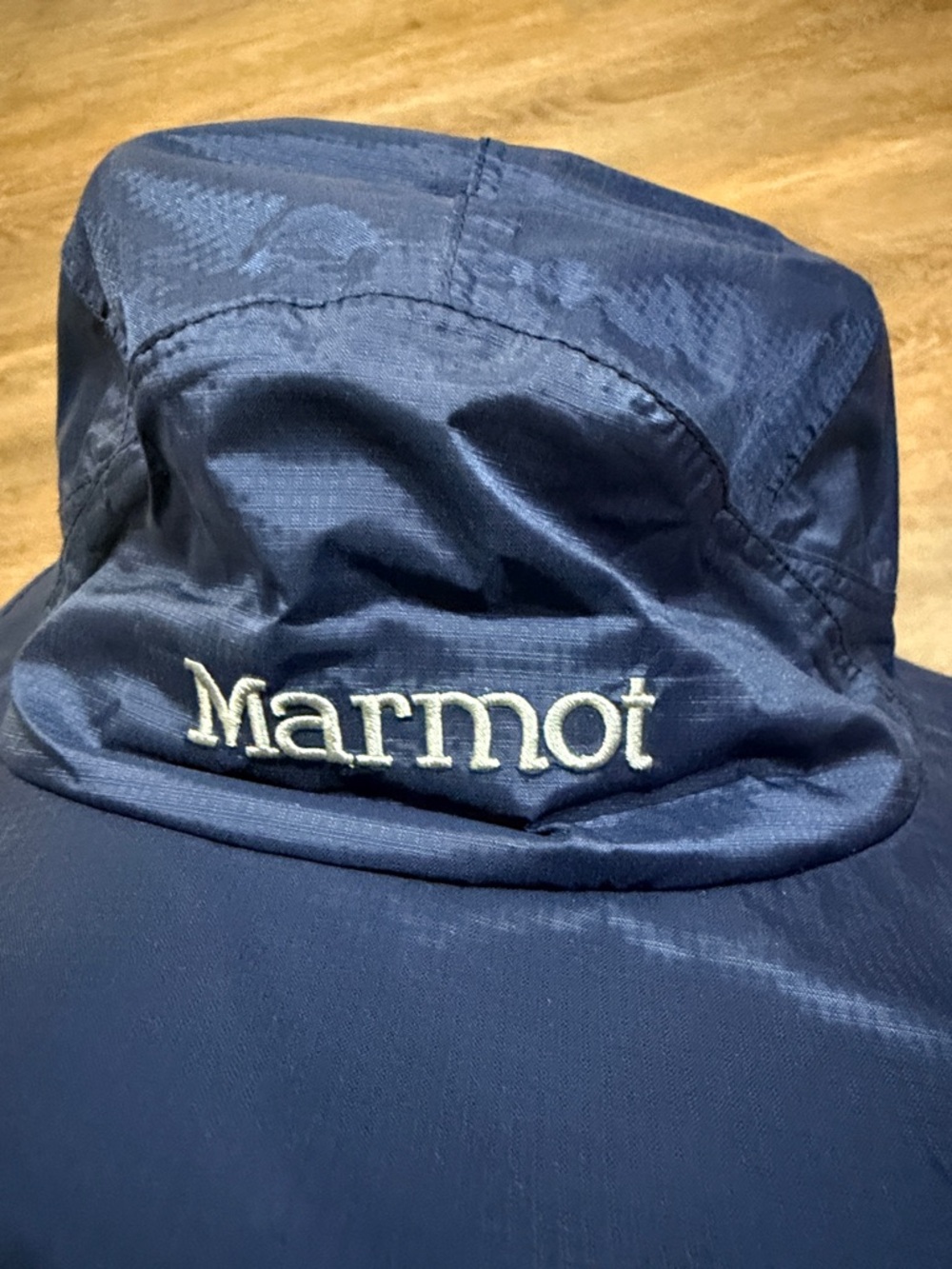 Marmot Navy Outdoor Safari Hat with Chin Cord - Picture 3 of 6
